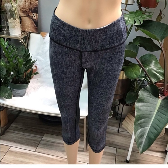 Lululemon Athletic Leggings - Picture 1 of 8